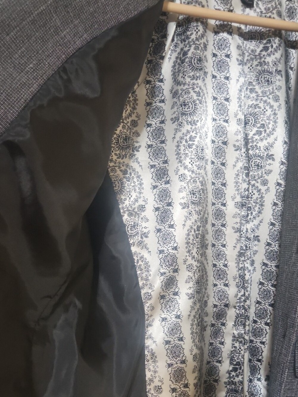 Women’s Gray Two-Piece Pants Suit, EUC, 12, Tahari - Picture 5 of 14